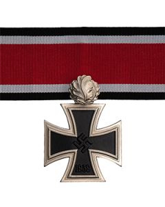 This view shows the 1939 Knights Cross of the Iron Cross in Nickel Silver with Oakleaves full assembled. -TN