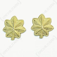 Front of pair of gold, leaf-shaped Major Rank Badges