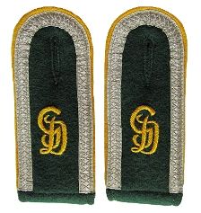 Grossdeutschland Unteroffizier Bottle Green Shoulder Boards