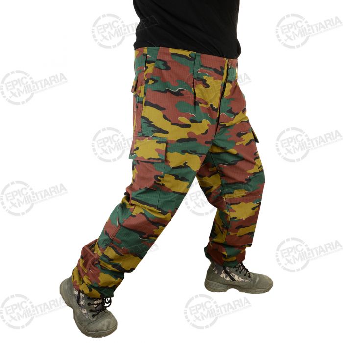 商品画像：BEAMS PLUS MILITARY NYLON OVER PANTS - CAMO – Lennox & Harvey 1