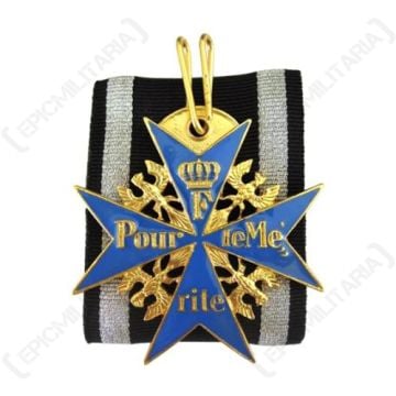Front view of a WW1 German Blue Max Medal