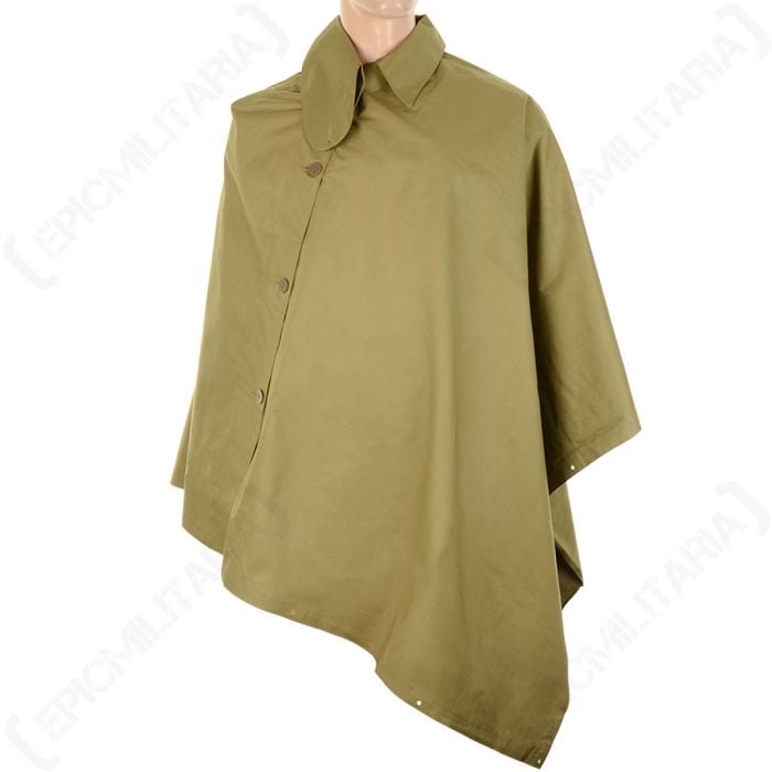 This shows the cape as closed on the mannequin