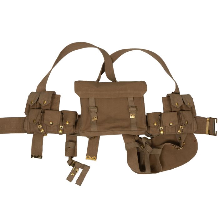 This view shows all the compartments of the WW1 British 1st Pattern 1908 Webbing Set.