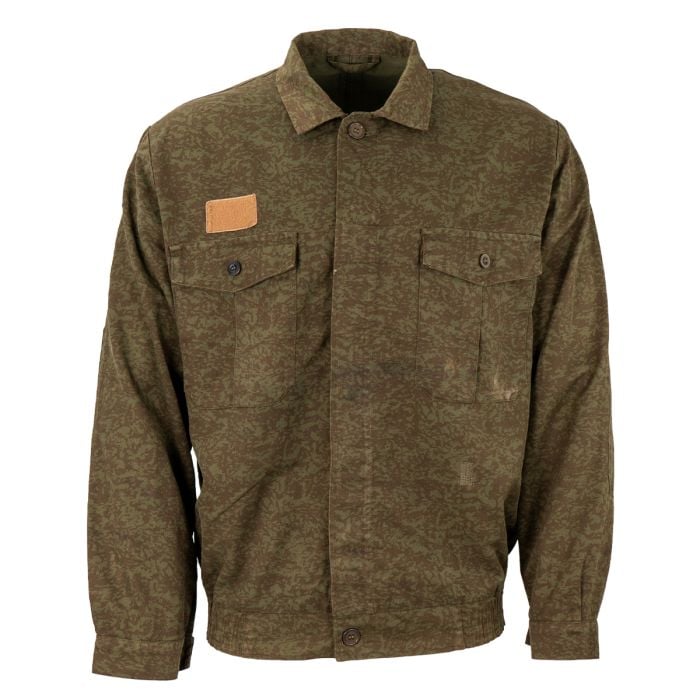 The image shows the front view of an Original Czech Army Field Jacket M92 in Forest Camo. With two buttoned front pockets.