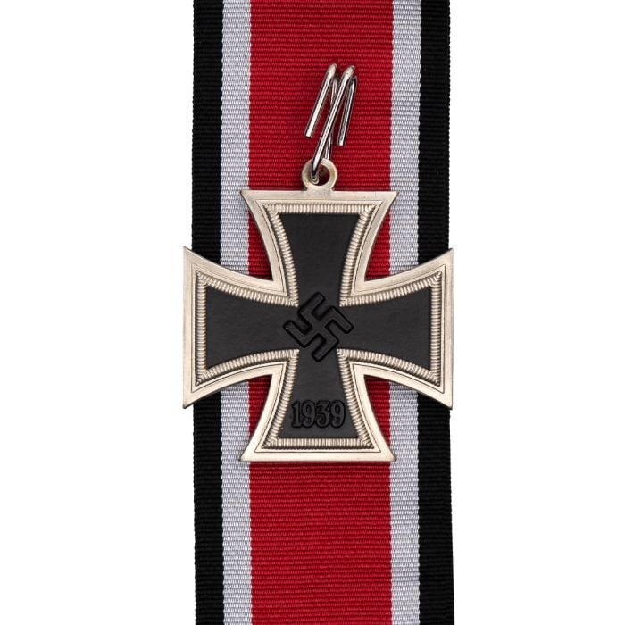 This shows the Knights Cross of the Iron Cross from a front view.