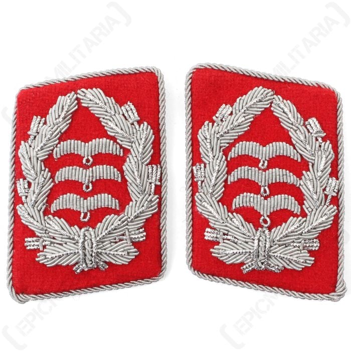 Luftwaffe Flak Division Oberst Collar Tabs - Red Main