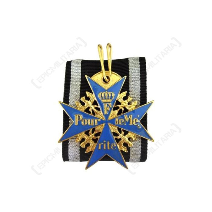 Front view of a WW1 German Blue Max Medal