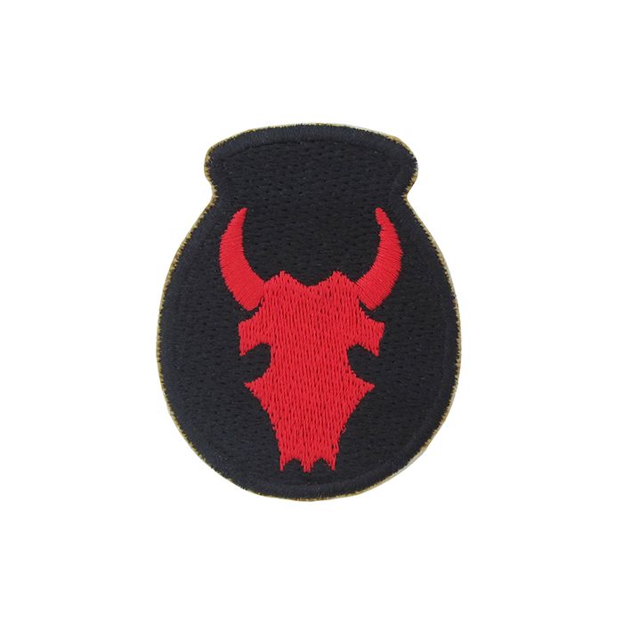 Black embroidered circular insignia with red bull's head in the middle US 34th Infantry Division
