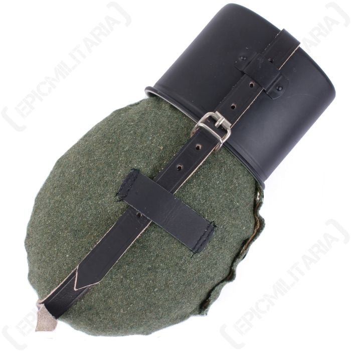 WW2 German Water Bottle, Cover, strap and metal cup - Repro Main